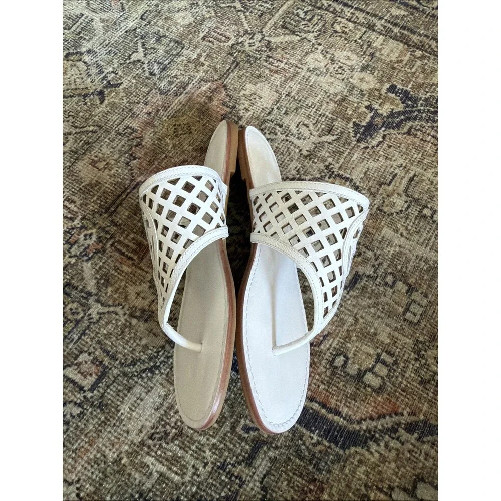 TORY BURCH Thatched Perforated Logo Serenity Thong Sandals Optic White 7.5 NWOB